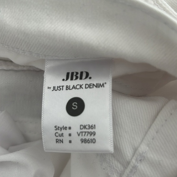 JBD Frayed Denim Mini Skirt in White - Picture 4 of 4